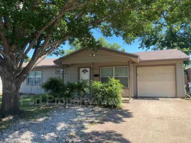 Main picture of 512 Himes Dr