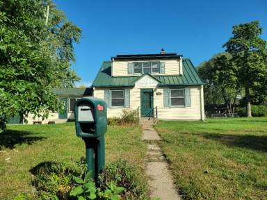 Main picture of 801 Lovell Ave W