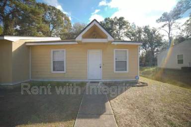 Main picture of 6315 S Placid Pl