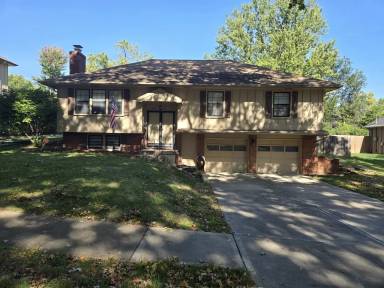 Main picture of 4212 E 105th Ter