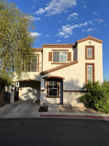 Main picture of 10484 Beautiful Fruit St