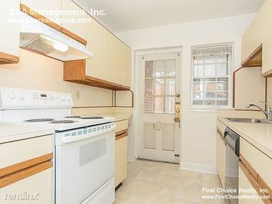 Main picture of 31 Hammond Pond Pkwy