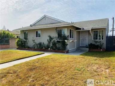 Main picture of 2419 La Presa Ave
