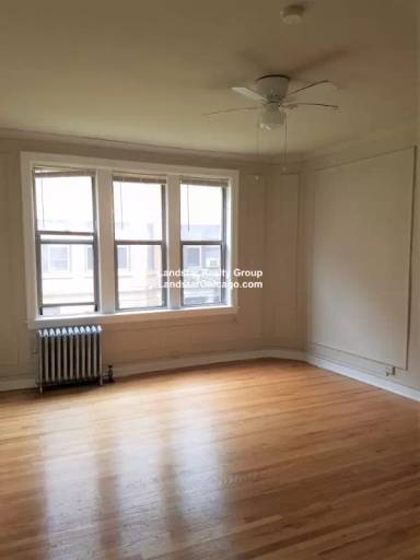 Main picture of 1369 W Estes Ave
