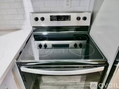 Main picture of 1220 W 56th St