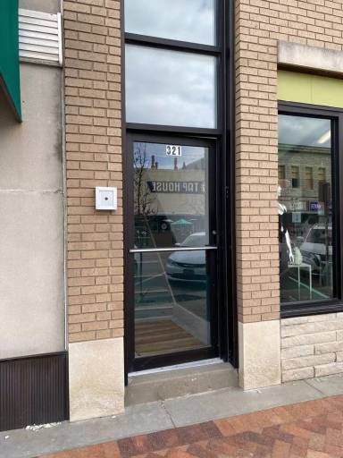 Main picture of 321 Poyntz Ave