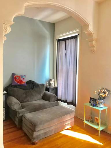 Main picture of 154 S Swan St