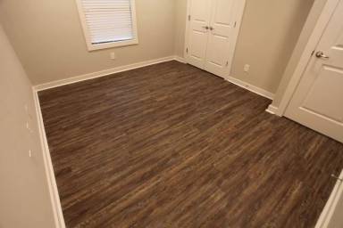 Main picture of 100 Lacosta Cir