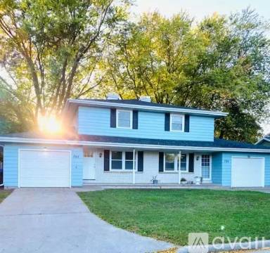 Main picture of 707 N Bay Ridge Rd