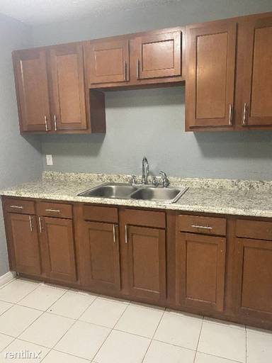 Main picture of 8931 India Ave