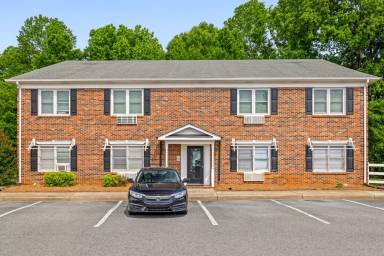 Main picture of Pyckwick Condominium