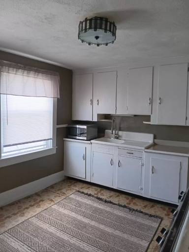 Main picture of 37 Sumner Ave