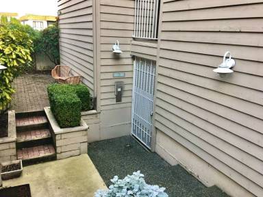 Main picture of 2432 Dexter Ave N