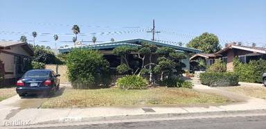 Main picture of 743 N Kenmore Ave