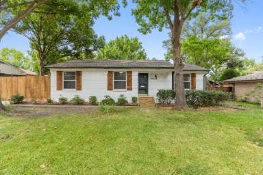 Main picture of 1202 Spruce Dr