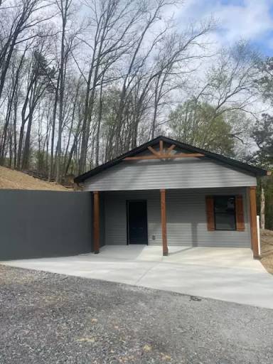 Main picture of 3022 Blue Springs Rd SE