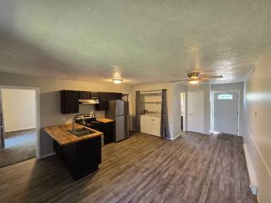 Main picture of 1200 N Main St