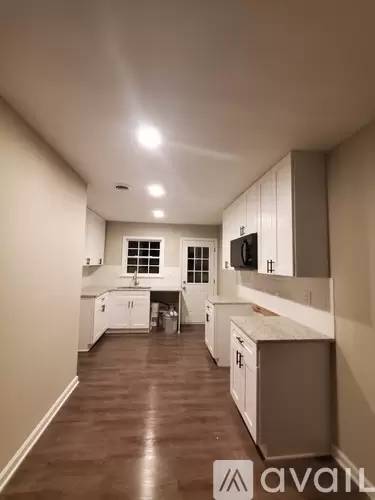 Main picture of 2970 Jefferson St