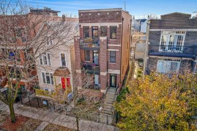Main picture of 1039 W Newport Ave