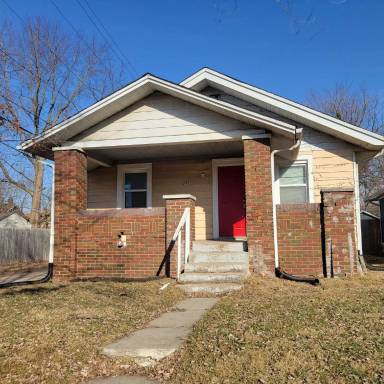 Main picture of 2822 E 18th St