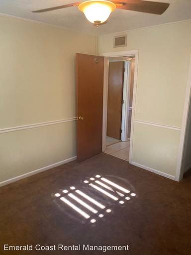 Main picture of 19 Waynel Cir SE