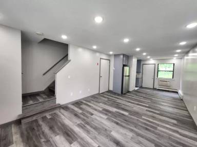 Main picture of 100 West St