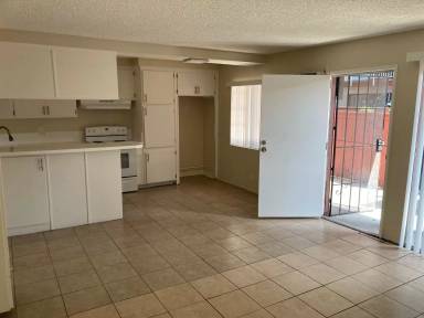 Main picture of 1240 E 52nd St
