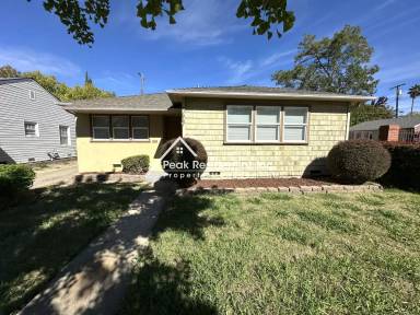 Main picture of 4617 V St