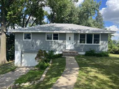 Main picture of 201 26th St NW