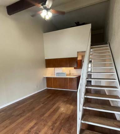 Main picture of 2500 NW 18th St