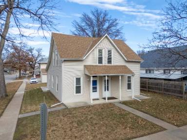 Main picture of 6604 Ballard Ave