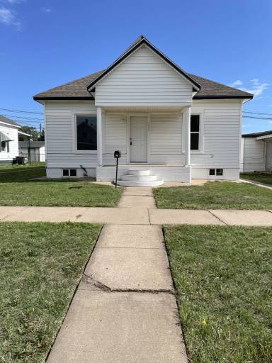 Main picture of 204 E 2nd St