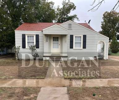 Main picture of 705 N Elm St