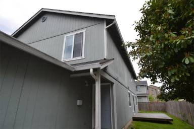 Main picture of 1120 Colonial Ave NE