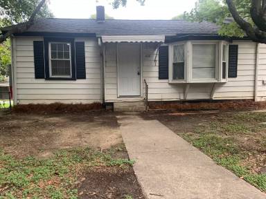 Main picture of 108 Miller St