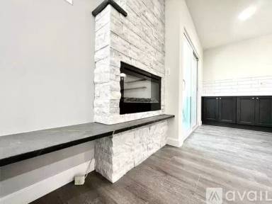 Main picture of 932 S Kenmore Ave