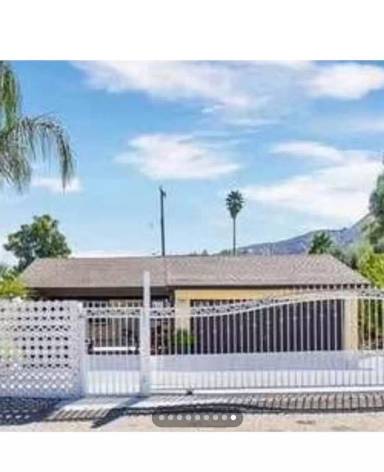 Main picture of 33244 Churchill St