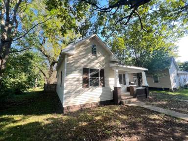 Main picture of 1027 W Florida St