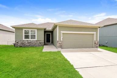 Main picture of 21715 North Rdg