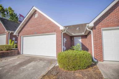 Main picture of 7201 Long Shot Ln