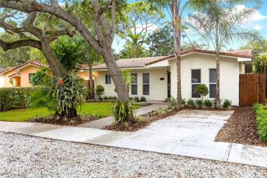 Main picture of 5770 SW 55th St