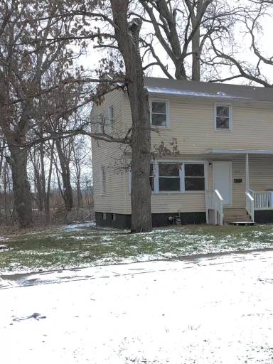 Main picture of 3600 E 9th Ave