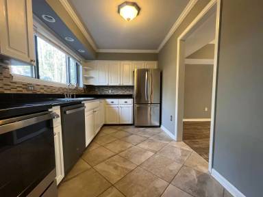 Main picture of 82 Briarview Cir