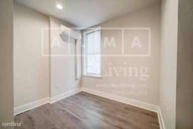 Main picture of 2016 W Boston St