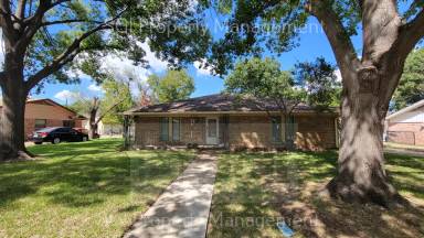 Main picture of 1302 Roman Rd