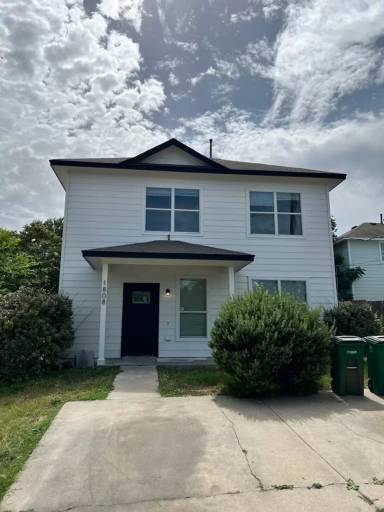 Main picture of 1806 Perez St