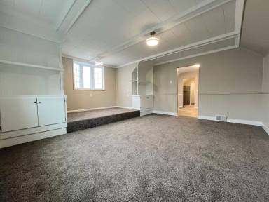 Main picture of 219 Orchard Park Rd