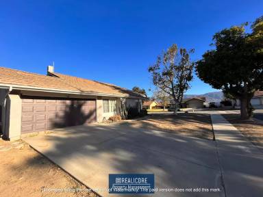 Main picture of 250 E Belmont Ave