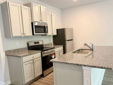 Main picture of 146 Village Green Dr NW