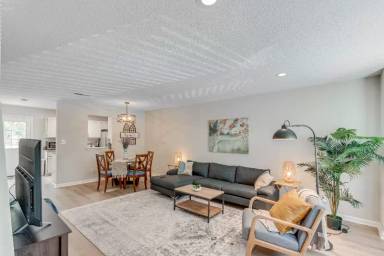 Main picture of 125 Dennis Dr